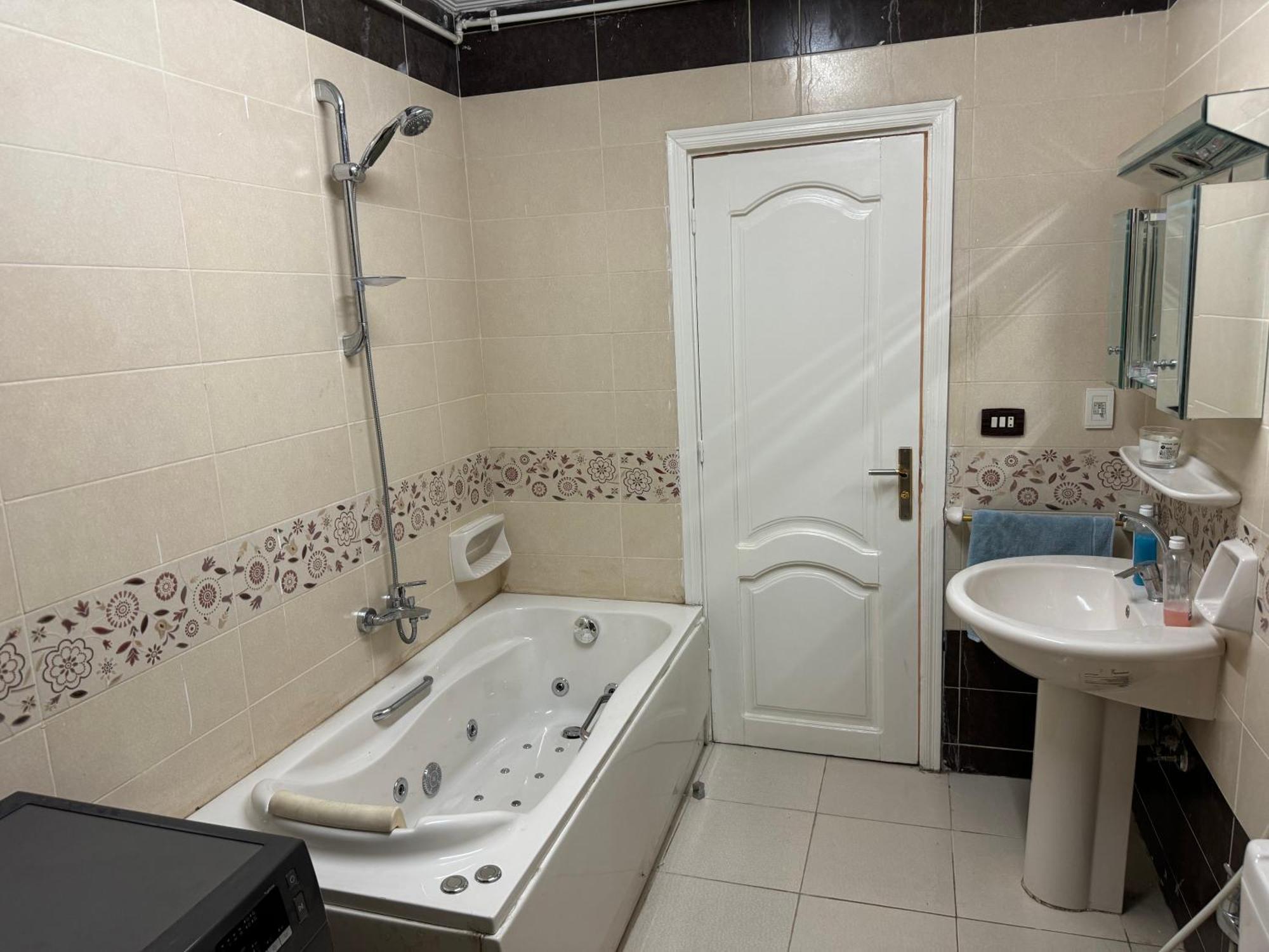 Luxury In Maadi Nile View - فاخره بالمعادي كورنيش النيل *