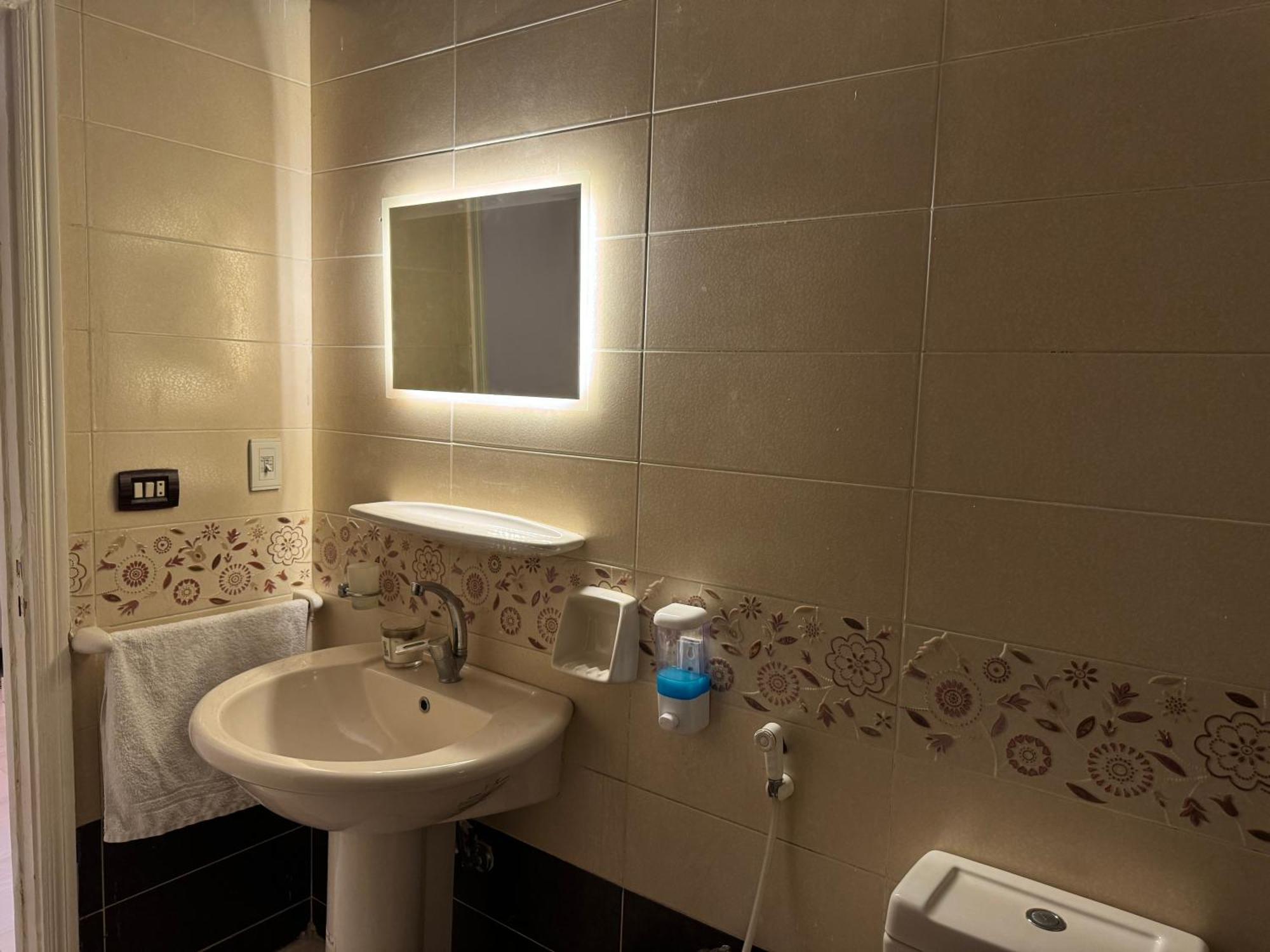 Luxury In Maadi Nile View - فاخره بالمعادي كورنيش النيل Apartment *